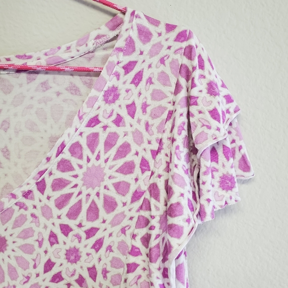 Purple and White Top with Flower Design - Picture 3 of 5